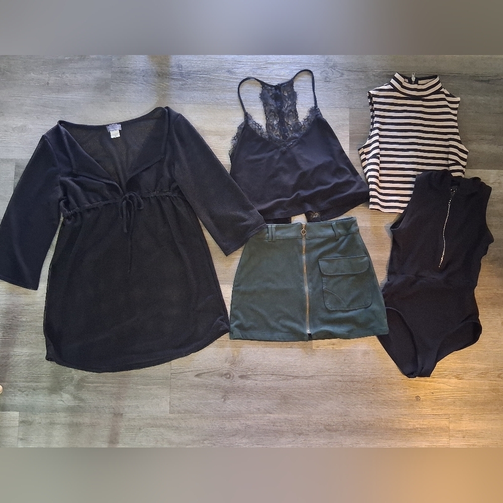 Women's Y2K 5 Piece Bundle Xs-M Reseller LOT